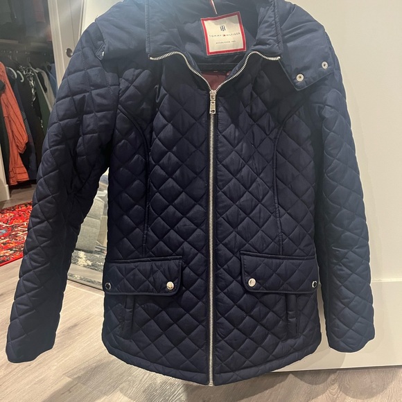 I’m selling a Tommy Hilfiger coat - Picture 3 of 4